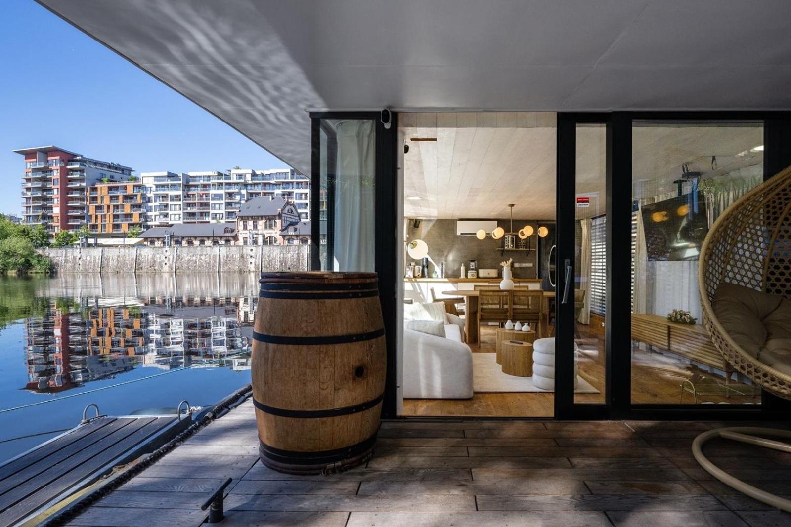 Hausboat Holesovice Båthotell Prag